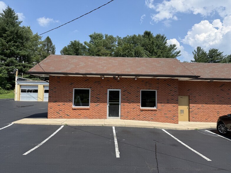 625 E Cypress St, Kennett Square, PA à louer - Photo de l’immeuble – Image 2 sur 4