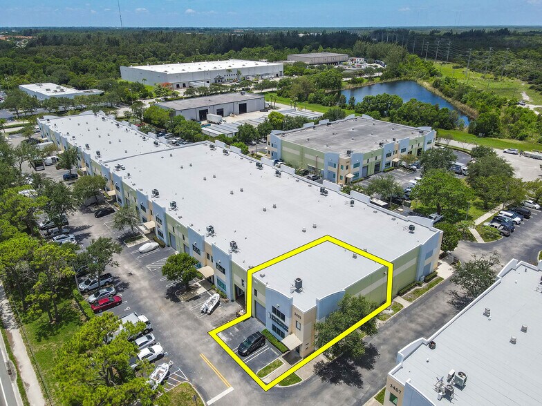 5401 N Haverhill Rd, West Palm Beach, FL à vendre - Photo de l’immeuble – Image 2 sur 17