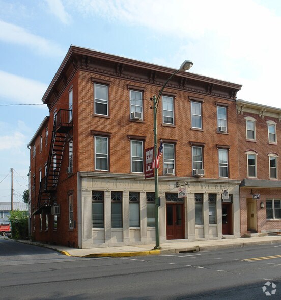 41-43 W Main St, Mechanicsburg, PA à vendre - Photo de l’immeuble – Image 3 sur 17