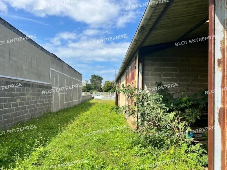 Local d'activités dans Saint-Brieuc à vendre - Photo de l’immeuble – Image 3 sur 4