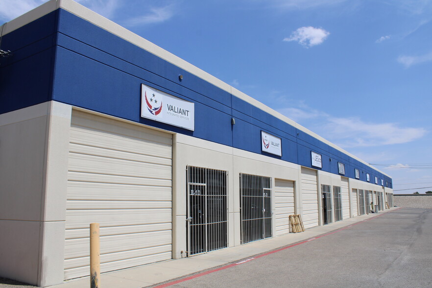 8935 Gateway Blvd S, El Paso, TX à louer - Photo de l’immeuble – Image 2 sur 4