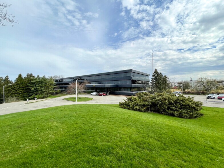 Churchill Crossings portefeuille de 5 biens à vendre sur LoopNet.fr - Photo de l’immeuble – Image 3 sur 3