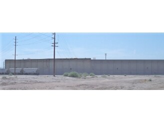 360 W Commercial Ave, El Centro, CA à vendre - Photo de l’immeuble – Image 3 sur 5