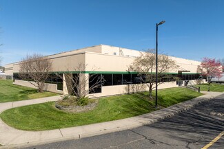Plus de détails pour 183 Three Brooks Rd, Freehold, NJ - Industriel/Logistique à louer