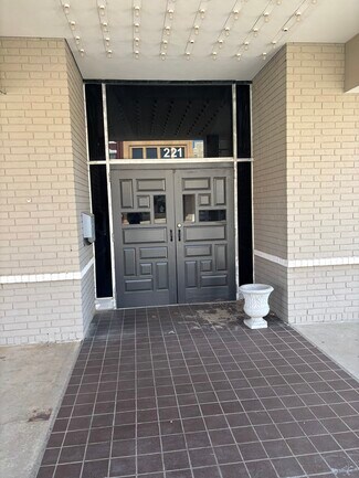 Plus de détails pour 221 W Randolph Ave, Enid, OK - Local commercial à louer