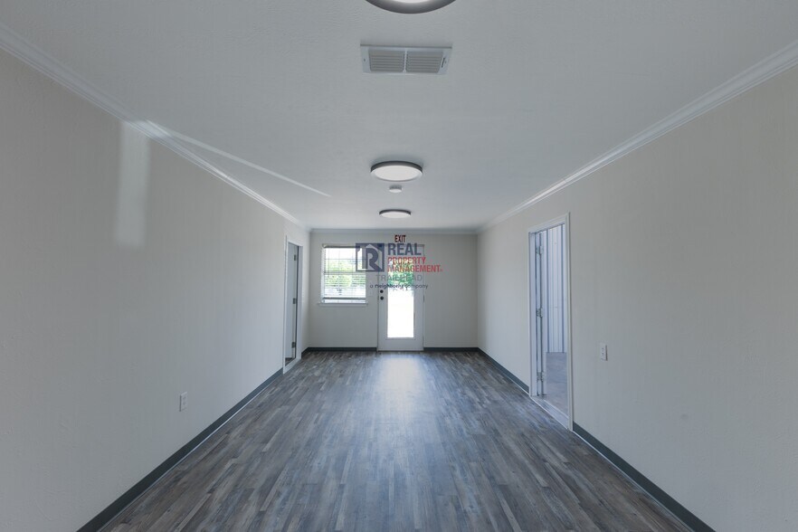 1201 Barnard Street, Glen Rose, TX à louer - Photo intérieure – Image 3 sur 11