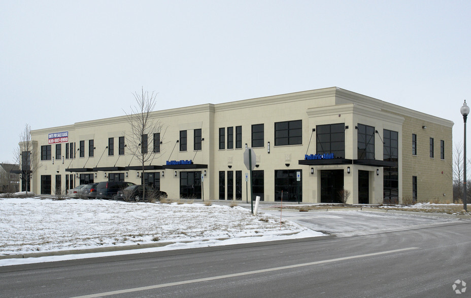 1209-1213 Oak St, North Aurora, IL à vendre - Photo de l’immeuble – Image 2 sur 5