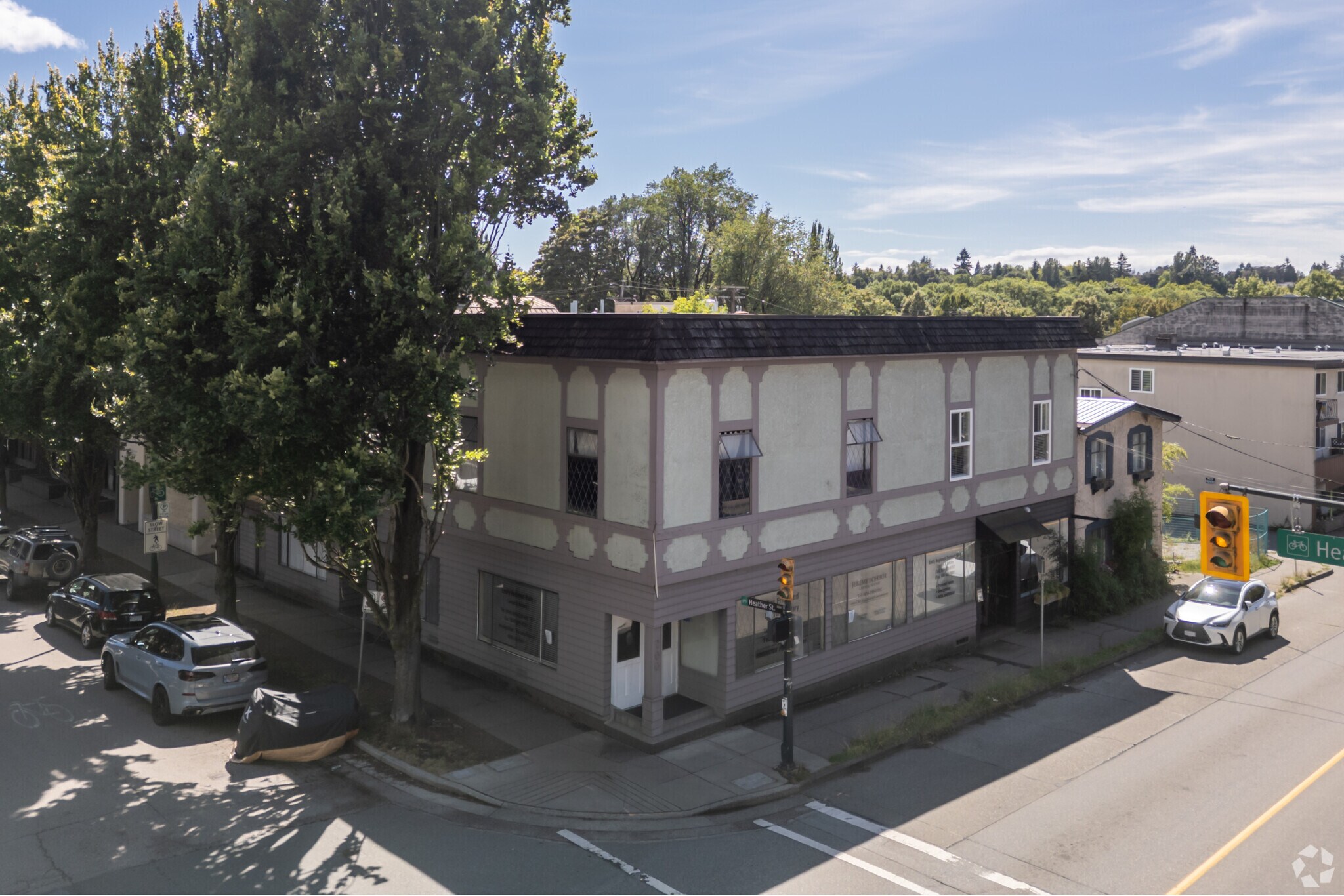700-708 W 16th Ave, Vancouver, BC à louer Photo principale– Image 1 sur 4