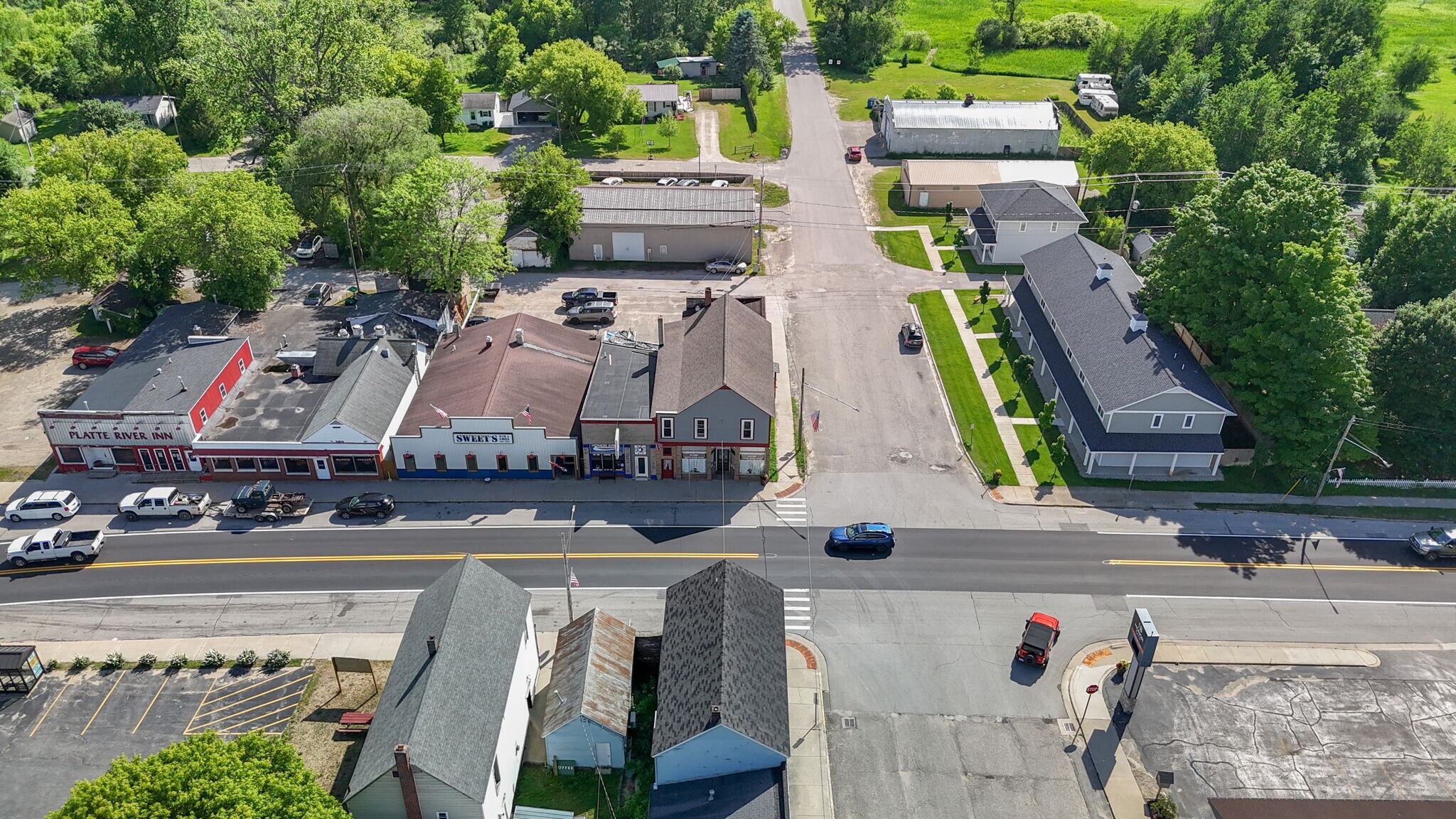 10907 Main St, Honor, MI à vendre Photo principale– Image 1 sur 42