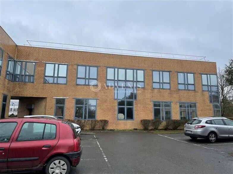 Bureau dans Montigny-le-Bretonneux à louer - Photo de l’immeuble – Image 1 sur 6