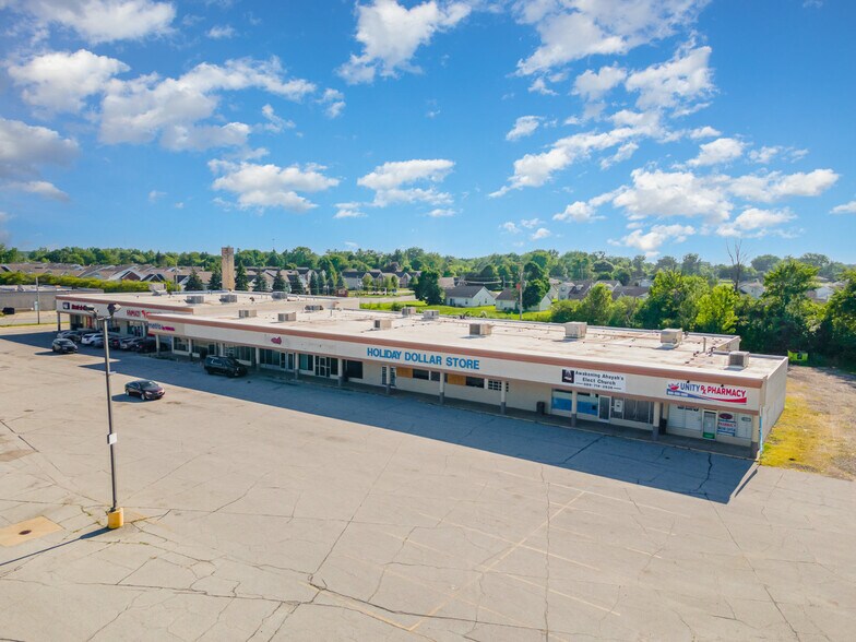 3405-3419 E Genesee Ave, Saginaw, MI à louer - Photo principale – Image 1 sur 17