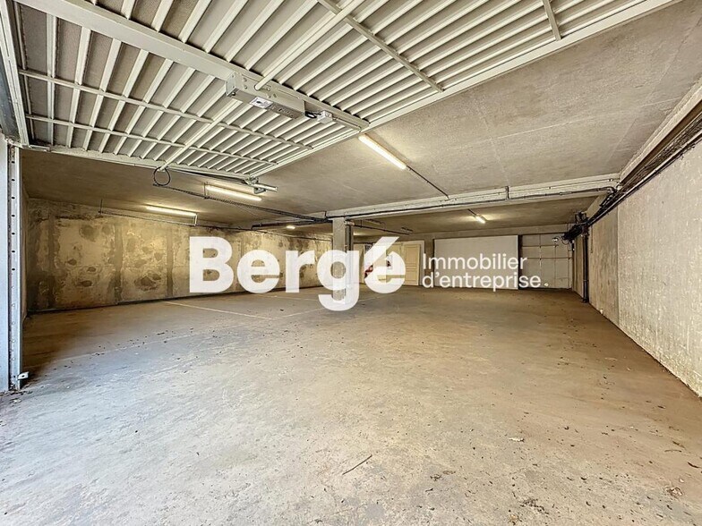 Industriel/Logistique dans Antibes à vendre - Photo intérieure – Image 1 sur 7