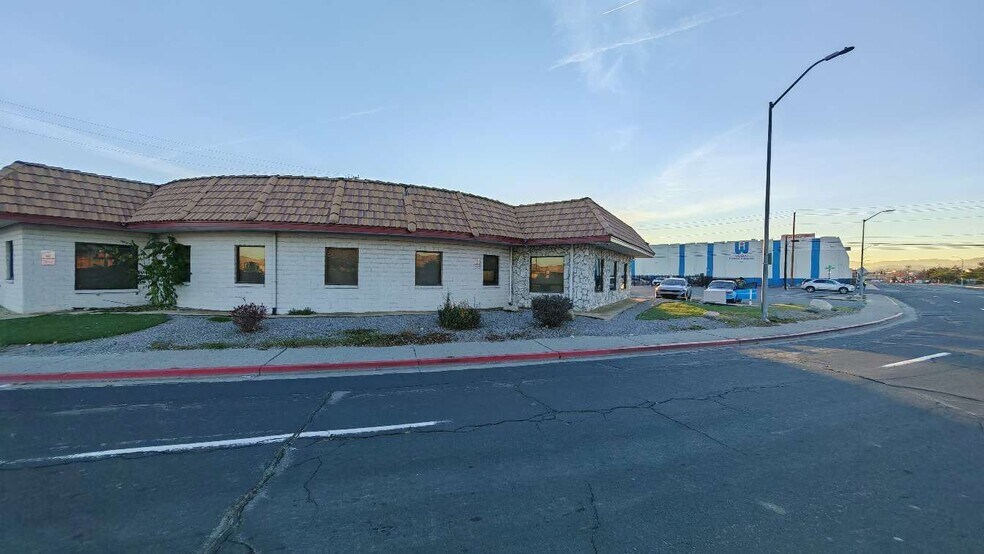 1530 E 6th St, Reno, NV à louer - Photo de l’immeuble – Image 2 sur 6