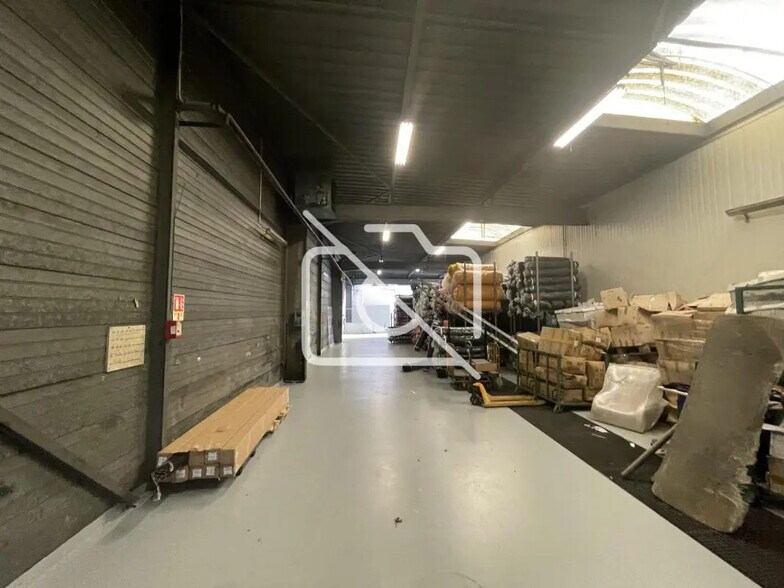 Local d’activités dans Gonesse à louer - Photo de l’immeuble – Image 2 sur 10