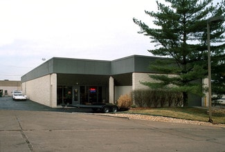 Plus de détails pour 12 Millpark Ct, Maryland Heights, MO - Industriel/Logistique à vendre