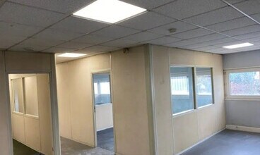 Local d’activités dans Orly à louer Photo intérieure– Image 1 sur 2