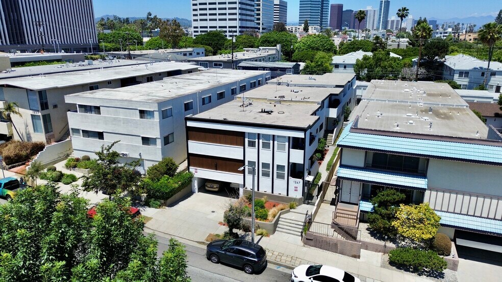1247 Berkeley St, Santa Monica, CA à vendre - Photo de l’immeuble – Image 3 sur 11