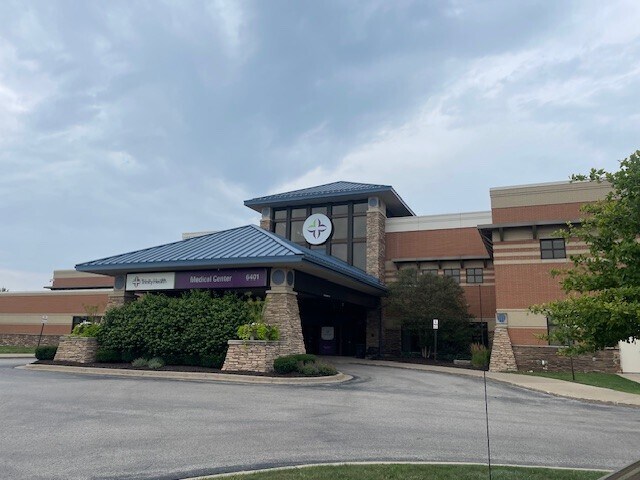 6401 Prairie St, Norton Shores, MI à louer Photo principale– Image 1 sur 47