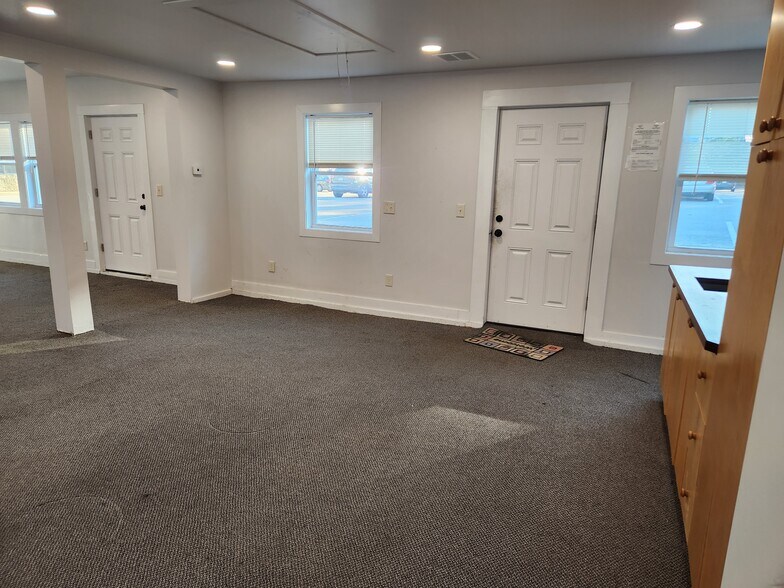 13 Elm Ct, Easton, MA à louer - Photo de l’immeuble – Image 3 sur 23