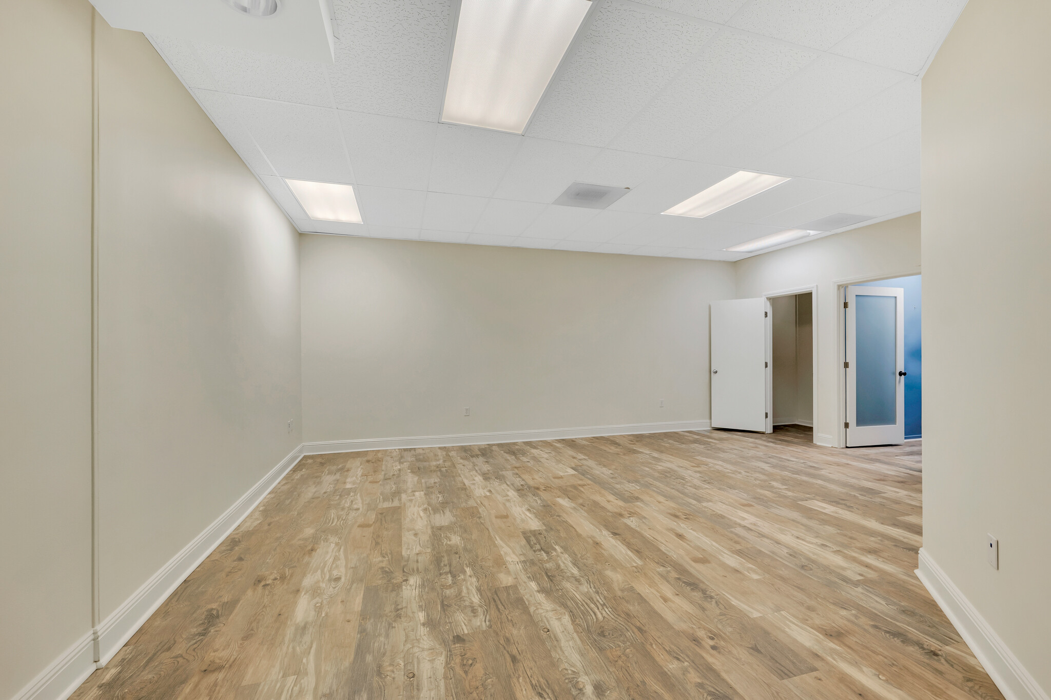 2360-2364 E Ventura Blvd, Camarillo, CA à louer Photo intérieure– Image 1 sur 8