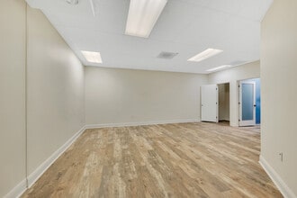 2360-2364 E Ventura Blvd, Camarillo, CA à louer Photo intérieure– Image 1 sur 8