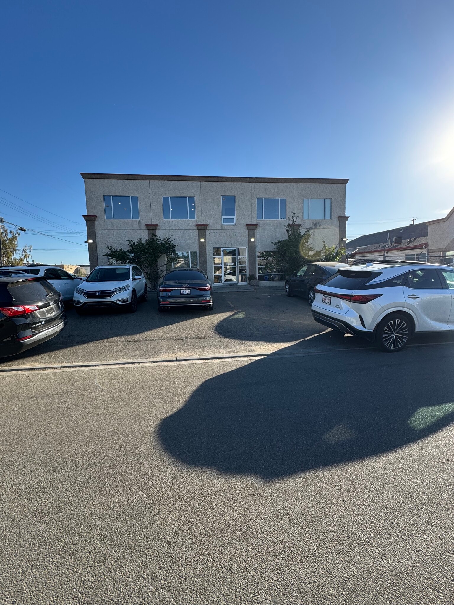 10351 60th Ave NW, Edmonton, AB à louer Photo de l’immeuble– Image 1 sur 4