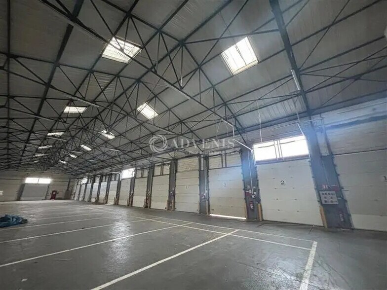 Local d’activités dans Bonneuil-sur-Marne à louer - Photo de l’immeuble – Image 2 sur 6