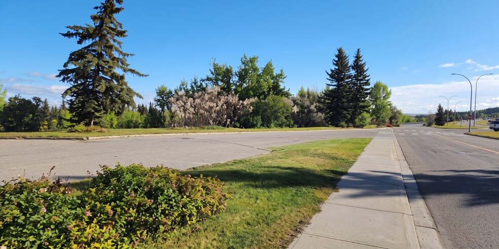 414 Carmichael Ln, Hinton, AB à vendre - Autre – Image 3 sur 4