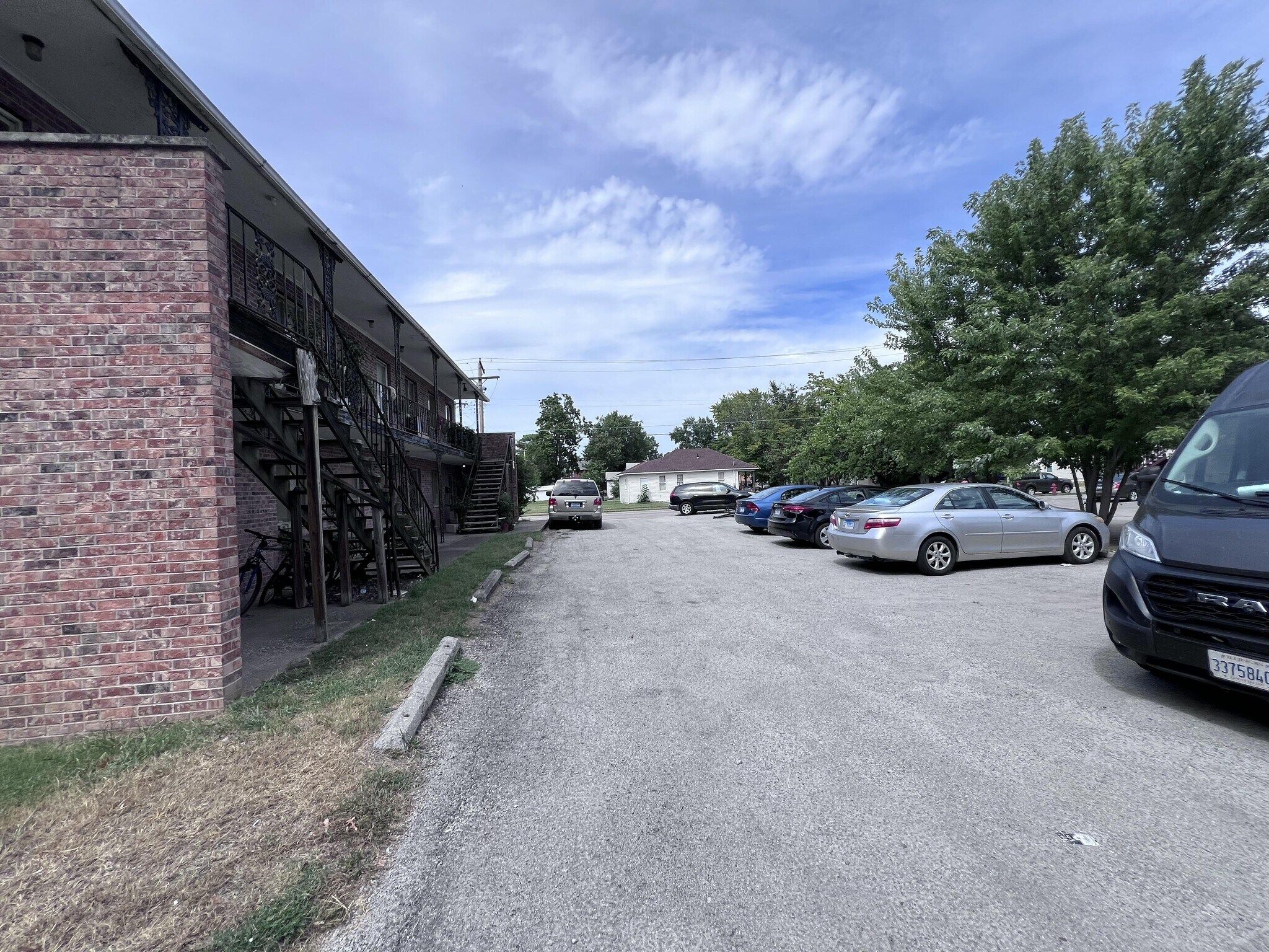 313 E Mill St, Carbondale, IL à vendre Photo de l’immeuble– Image 1 sur 11