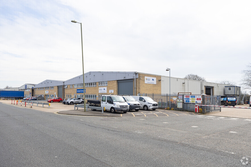Mauretania Rd, Nursling à louer - Photo principale – Image 1 sur 3