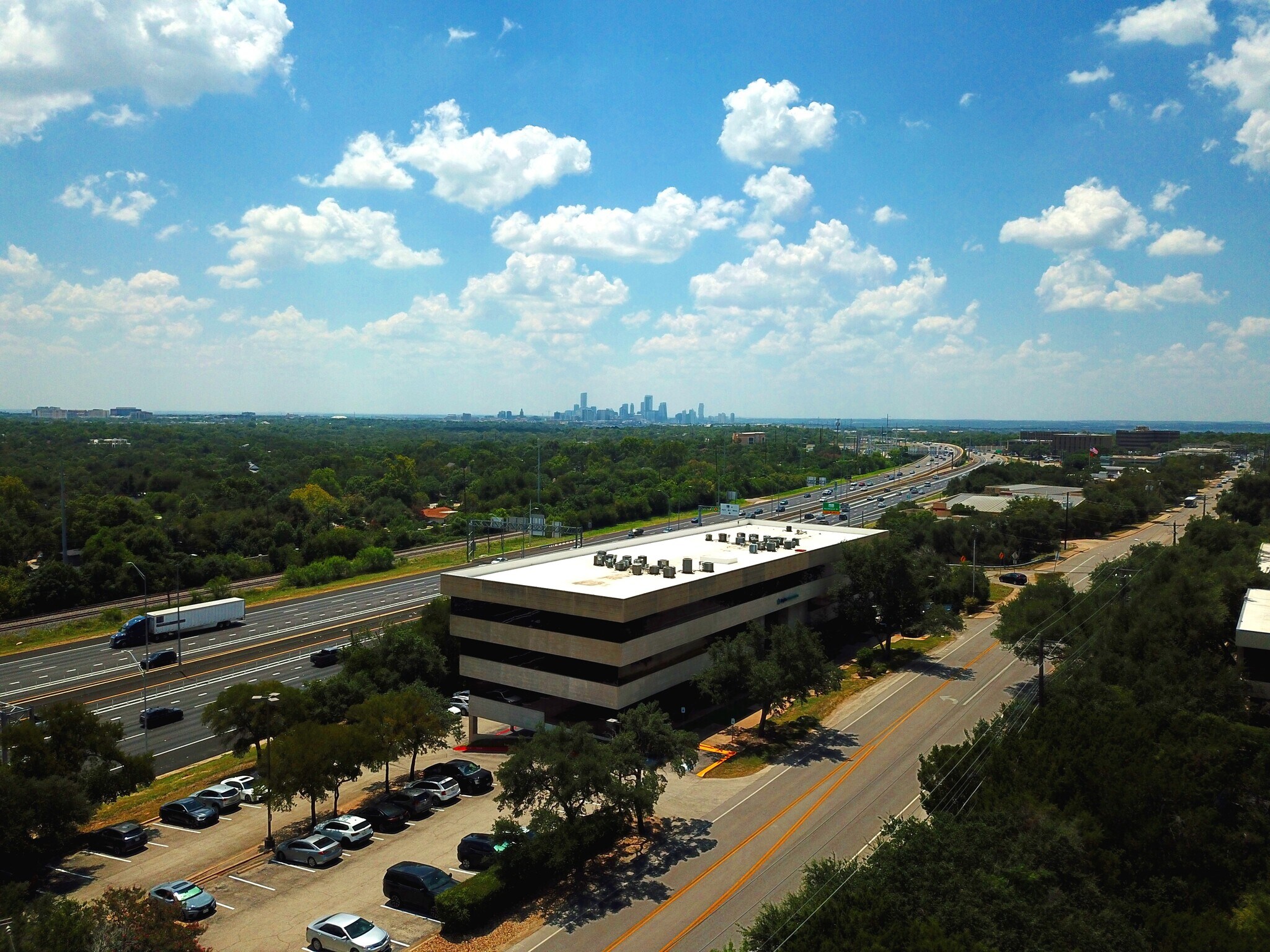 5929 Balcones Dr, Austin, TX à louer Photo de l’immeuble– Image 1 sur 3