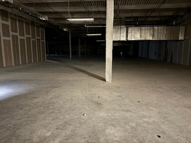 1305-1401 W Esplanade Ave, Kenner, LA à louer - Photo de l’immeuble – Image 3 sur 24