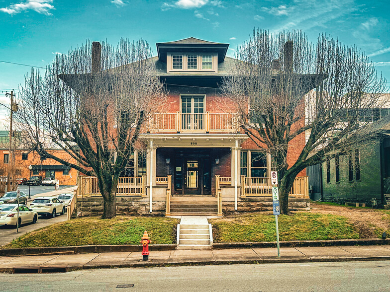 800 18th Ave S, Nashville, TN à louer - Photo de l’immeuble – Image 1 sur 16