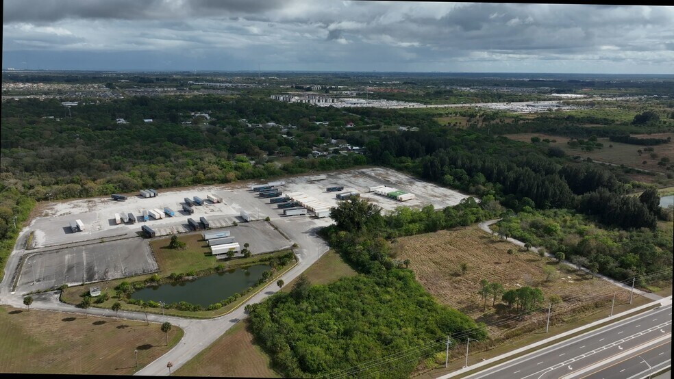 1750 S Kings Hwy, Fort Pierce, FL à louer - Vidéo sur l’annonce professionnelle – Image 2 sur 9