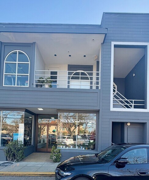 334 State St, Los Altos, CA à louer - Photo de l’immeuble – Image 2 sur 11