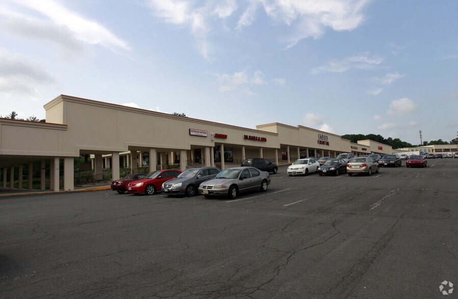 13905-14041 Jefferson Davis Hwy, Woodbridge, VA à louer - Photo de l’immeuble – Image 1 sur 6