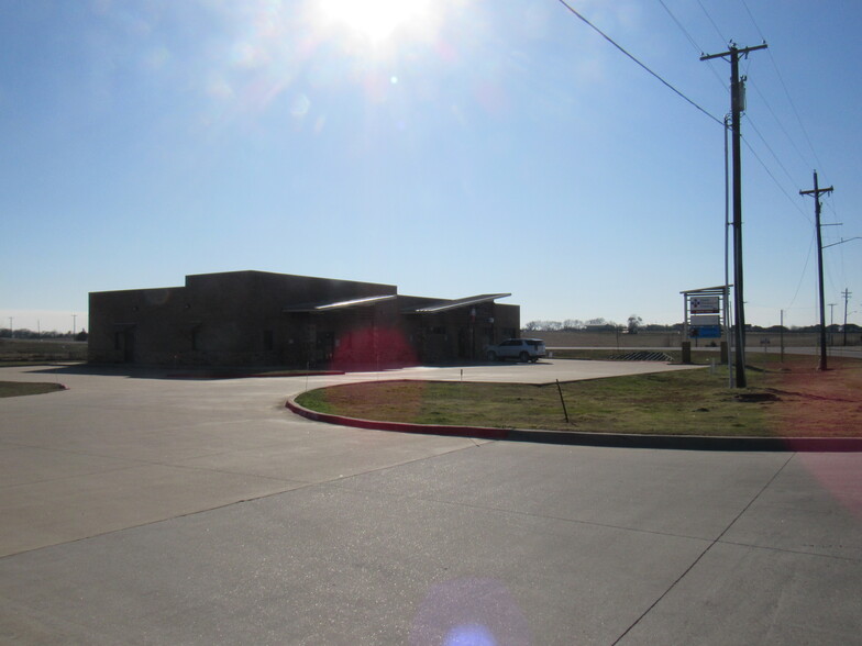 595 W FM 120, Pottsboro, TX à louer - Photo principale – Image 1 sur 37