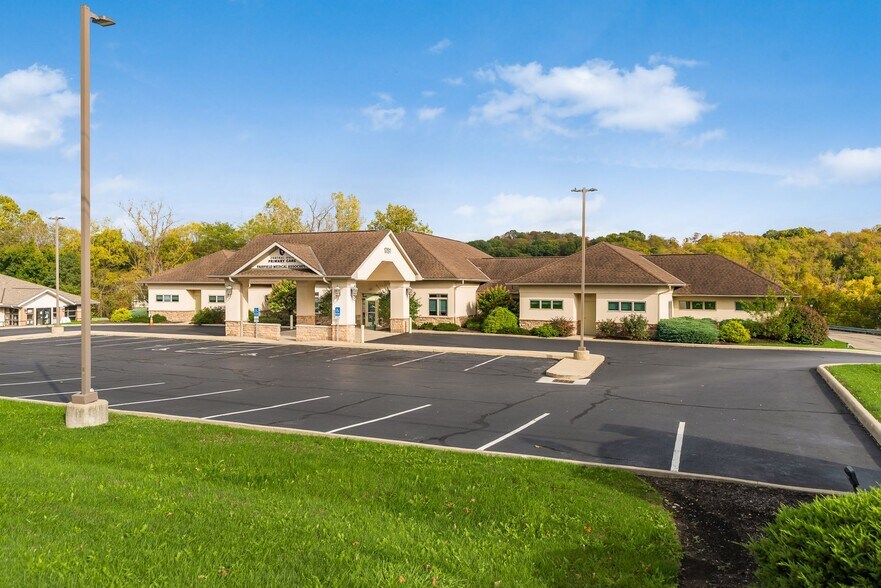 1781 Countryside Dr, Lancaster, OH à vendre - Photo de l’immeuble – Image 2 sur 14