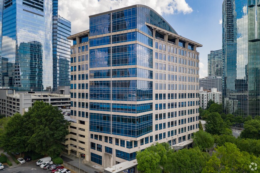3348 Peachtree Rd NE, Atlanta, GA à louer - Photo de l’immeuble – Image 1 sur 8