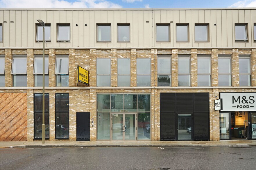 150a-170 Penwith Rd, Londres à louer - Photo de l’immeuble – Image 1 sur 3