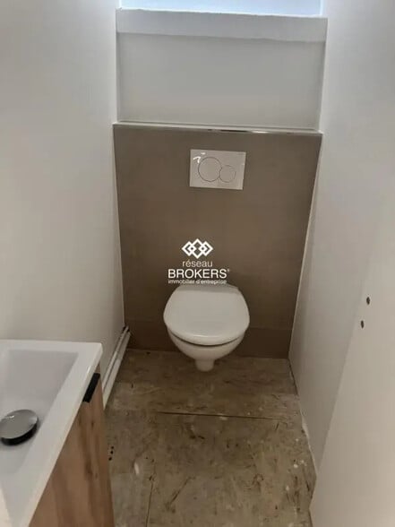 Local commercial dans Aubervilliers à louer - Photo intérieure – Image 3 sur 3