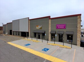 8921 NW Expressway St, Oklahoma City, OK à louer Photo de l’immeuble– Image 1 sur 11