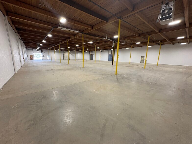 14635 121A Av NW, Edmonton, AB à vendre - Photo de l’immeuble – Image 2 sur 6