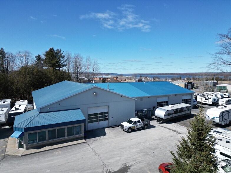 2724 Laurier St, Clarence-Rockland, ON à louer - Photo de l’immeuble – Image 2 sur 12