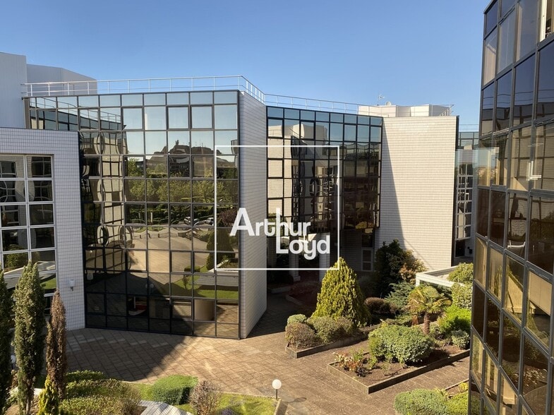 5 Avenue Albert Durand, Blagnac à louer - Photo de l’immeuble – Image 2 sur 8