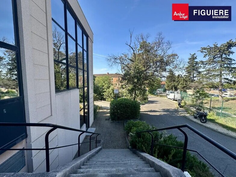 511 Route De La Seds, Vitrolles à louer - Photo de l’immeuble – Image 2 sur 8