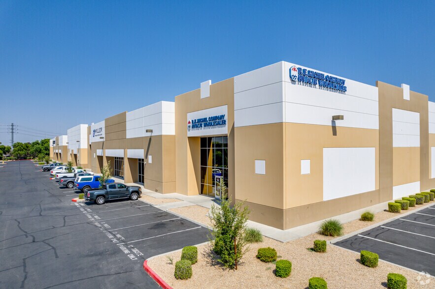 9040 W Larkspur Dr, Peoria, AZ à louer - Photo principale – Image 3 sur 3