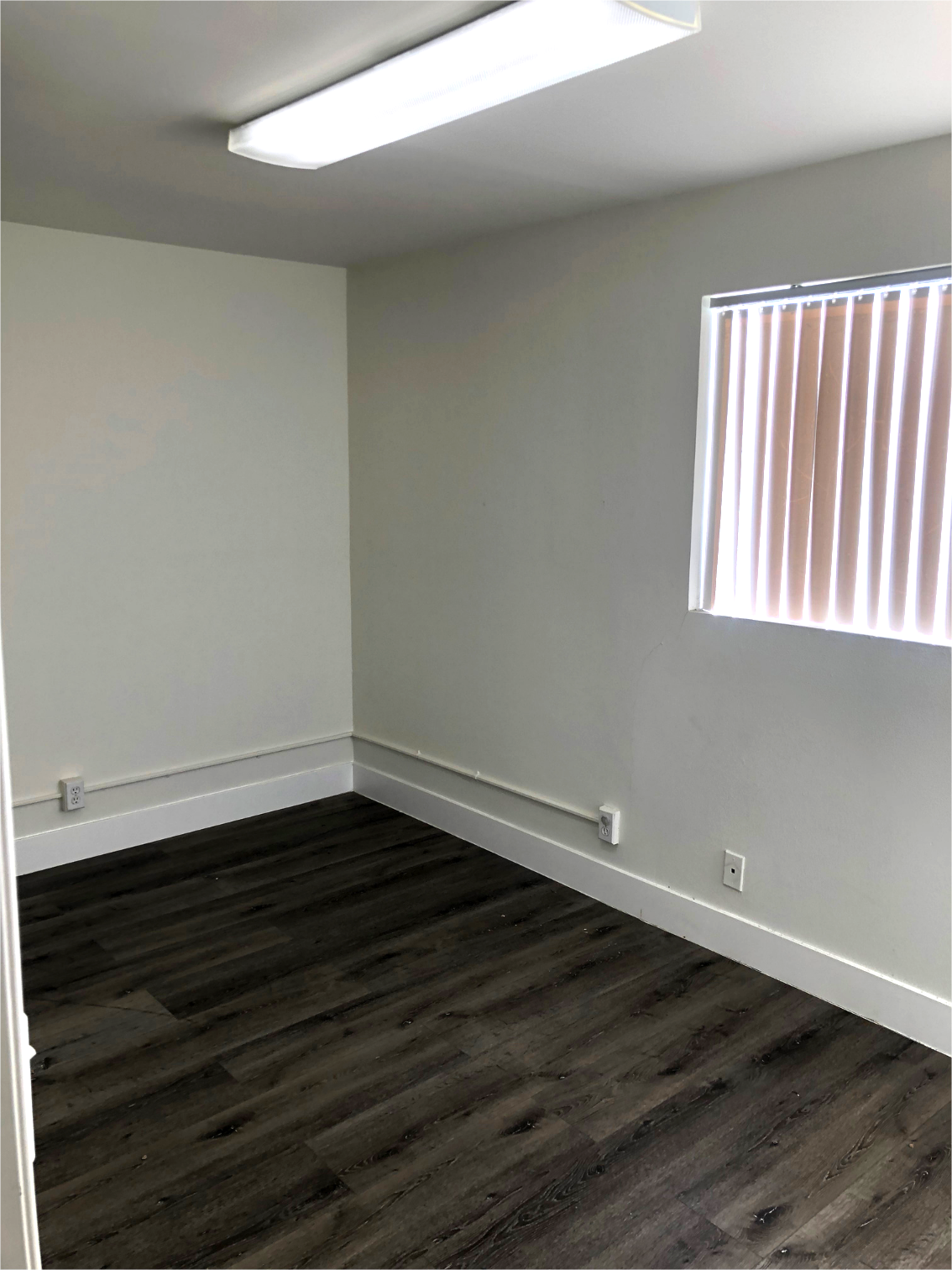 19522-19598 Ventura Blvd, Tarzana, CA à louer Photo intérieure– Image 1 sur 4