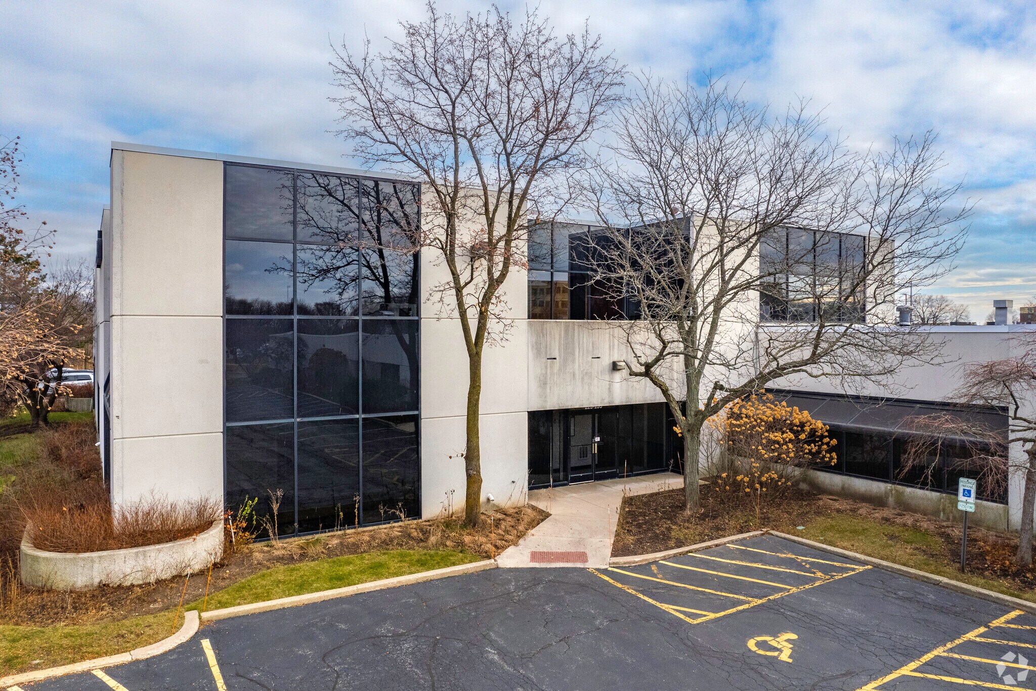 105-195 W Central Rd, Schaumburg, IL à vendre Photo principale– Image 1 sur 10