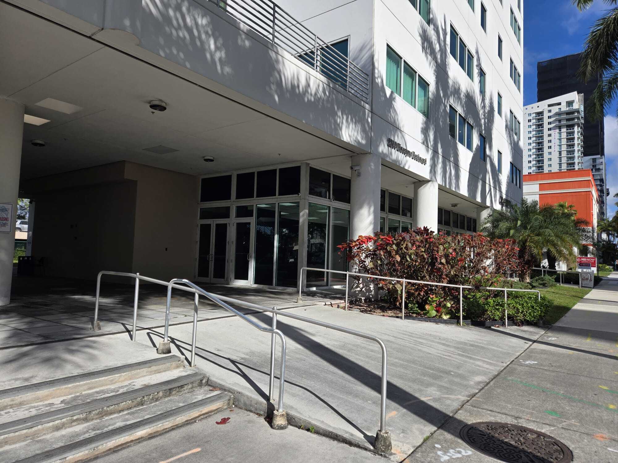 2200 Biscayne Blvd, Miami, FL à louer Photo intérieure– Image 1 sur 12